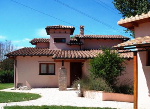 威拉喬德索雷公寓式酒店 (Villaggio Del Sole) in 焦維