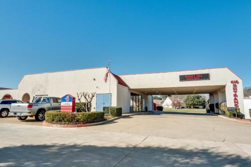 Motel 6-Longview, TX - North