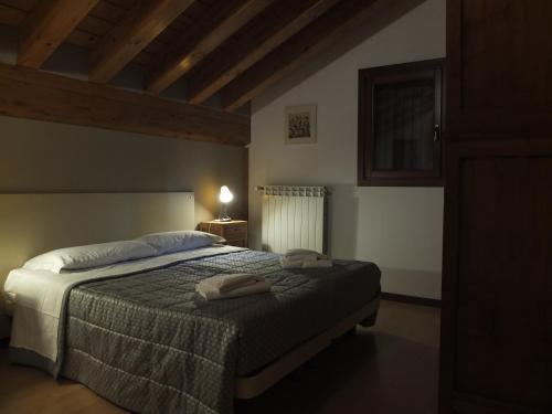 2 twin beds