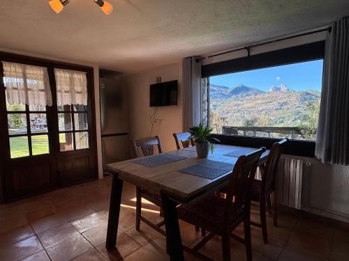 Masia Cap del Roc in Saldes