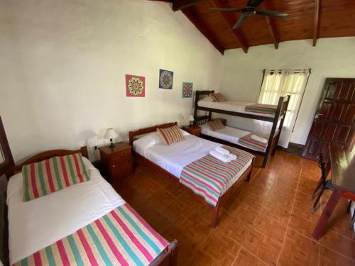 1 double bed, 2 twin beds