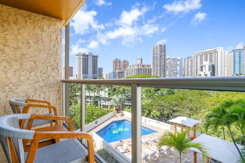 Balcony/terrace, Luana Waikiki Hotel & Suites near Cafe Laniakea