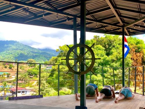 Shipwrecked Hostel in อูบิตา