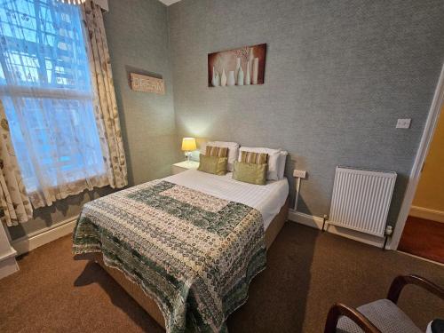 Rivelyn Hotel - image 8