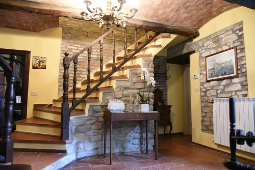 Il borgo come in un castello