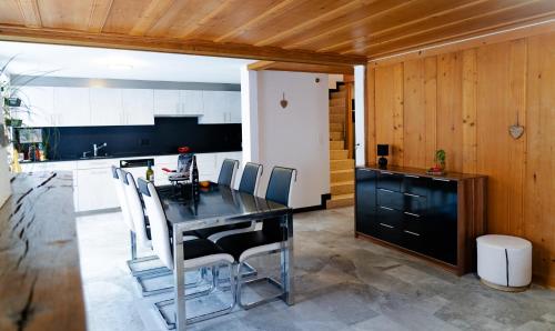 Létesítmények, Maison Gruyère avec Cheminée et Vue sur les Alpes (Maison Gruyere avec Cheminee et Vue sur les Alpes) in Neirivue