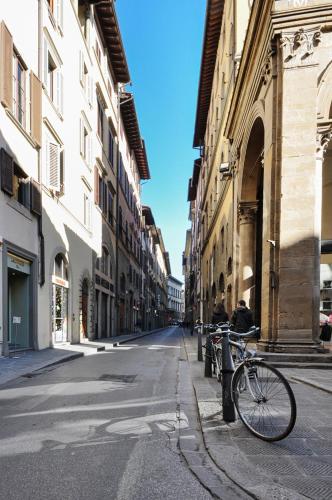 Uffizi Apartment - image 2