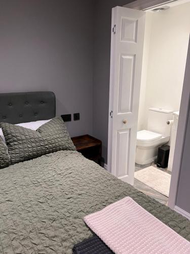 Luxury accommodation in one acre garden Luxury accommodation in one acre garden