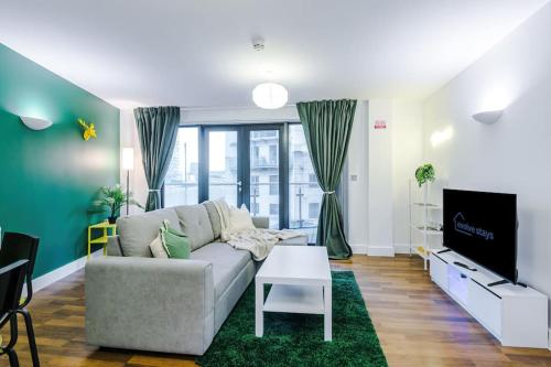 Spacious Deansgate Apartment, Free Park, Sleeps 8, Manchester