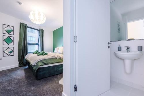 Spacious Deansgate Apartment, Free Park, Sleeps 8, Manchester (zdjęcie 8)