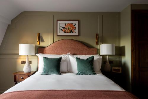 Coach & Horses Hotel - image 6
