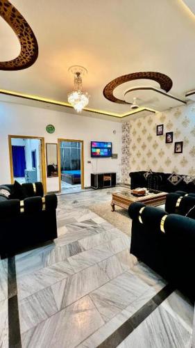 Luxurious Family cottage in islamabad - image 2