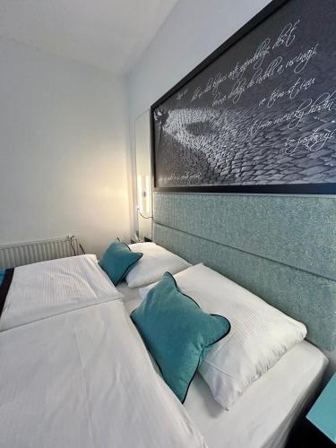 Superior Double or Twin Room image 8
