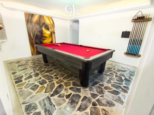 Luxury Villa at Poblado 6 BDRM Epic Manor, Medellín (fotografie 7)