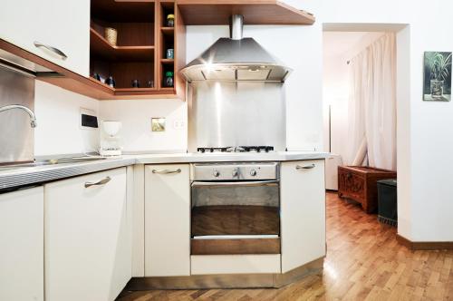 Uffizi Apartment 2 - image 8