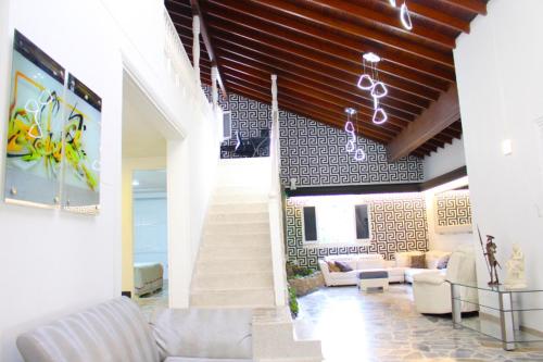 Luxury Villa at Poblado 6 BDRM Epic Manor, Medellín (fotografie 6)