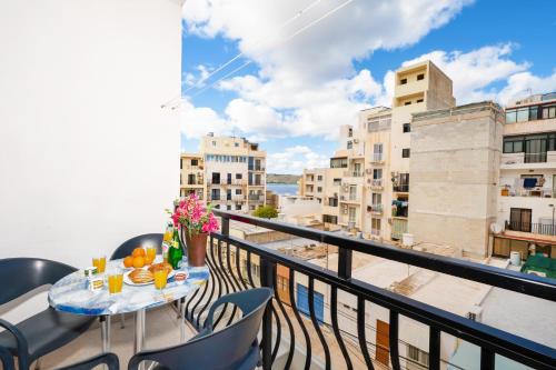 Seashells Apartments with terrace, just off the seafront in Bugibba - by Getawaysmalta 4