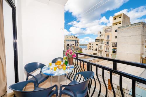 Seashells Apartments with terrace, just off the seafront in Bugibba - by Getawaysmalta 5