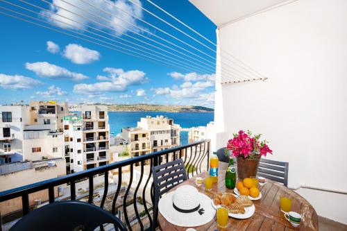 Seashells Apartments with terrace, just off the seafront in Bugibba - by Getawaysmalta - St. Paul's Bay