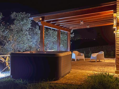 Private Pool & Jacuzzi with View by Host Hero in Monte San Pietrangeli
