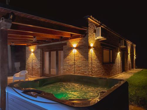Private Pool & Jacuzzi with View by Host Hero in Monte San Pietrangeli