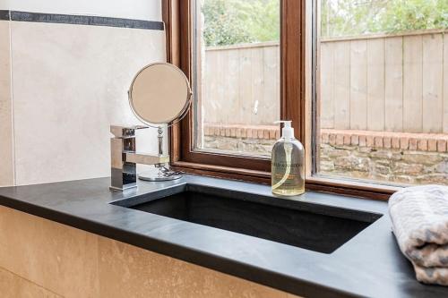 Hendra Barn at Hendra Barns Hendra Barn at Hendra Barns