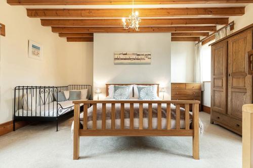 Hendra Barn at Hendra Barns Hendra Barn at Hendra Barns