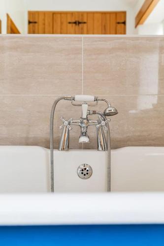 Hendra Barn at Hendra Barns Hendra Barn at Hendra Barns