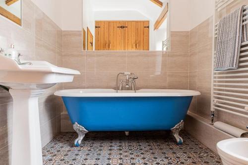 Hendra Barn at Hendra Barns Hendra Barn at Hendra Barns