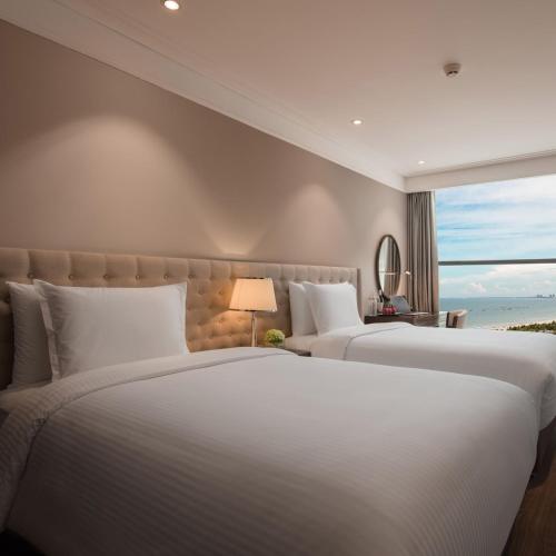 Two-Bedroom Apartment with Ocean View image 9