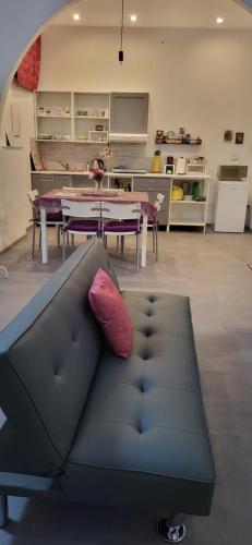 Il loft di Titti particolare open space WIFI free, Genua (Foto 10)