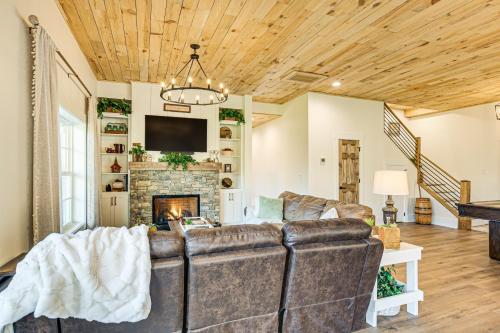 Family-Friendly Barndominium Near Greenville! in Easley (Dél-Karolina)