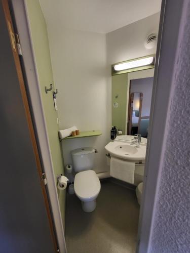 Ibis Budget Marseille Valentine - image 4