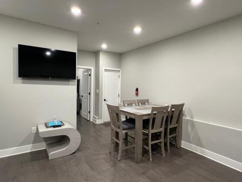 Charming 3BR 2BA with Private Patio in Philadelphia, USA