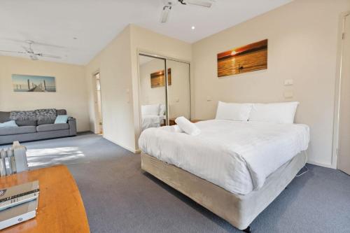 Despatch - Waterfront Retreat