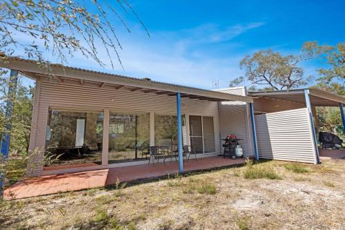 Amphion - Waterfront Retreat in Forge Creek