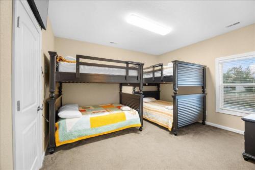 Eleven-Bedroom Holiday home image 10