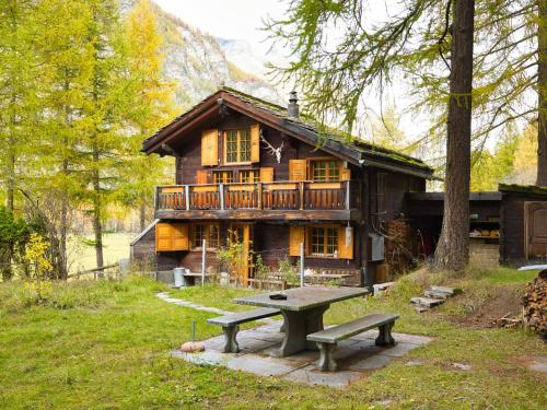 Holiday Home Lätthaus Rot by Interhome in Täsch, Schweiz