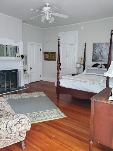 The Old Buggy Inn in 迦費 (NC)