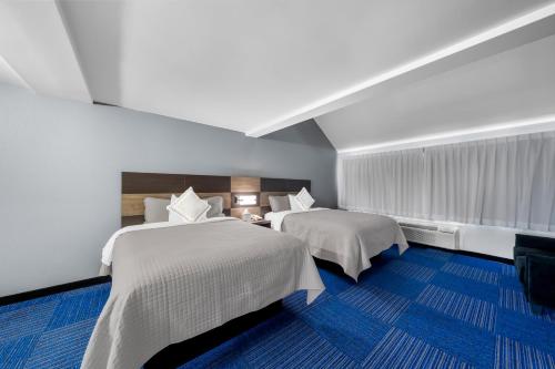 The Admiralty Inn & Suites - image 14