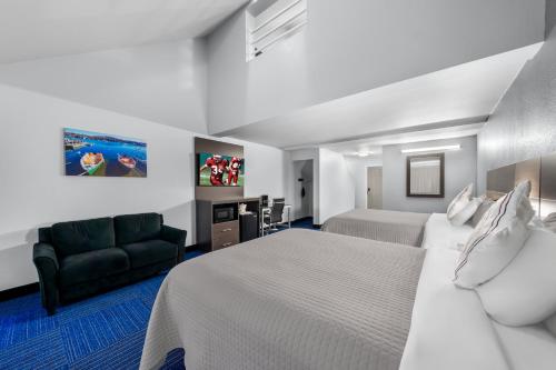 The Admiralty Inn & Suites - image 13