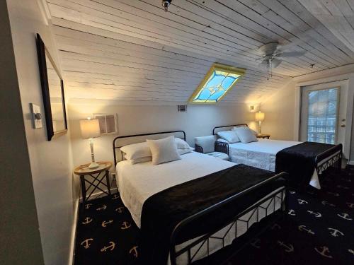 Standard Triple Room image 8