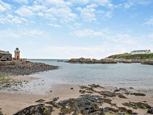 2 Bed seafront cottage in Portpatrick in Портпатрік