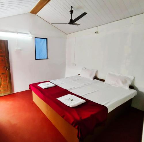 Villa Wave Resort and Restaurant in Gokarna Kudle Beach