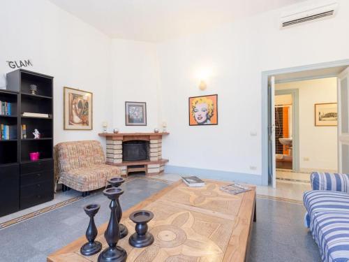 Vatican Comfortable Sunny Apartment, Рим (фото 10)