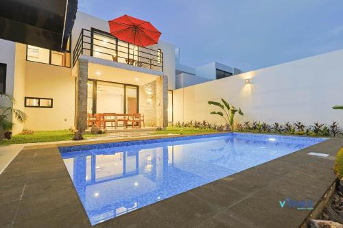 Peldbaseins, Modern Townhouse with Private Pool and BBQ Area in Los Dos Compadres