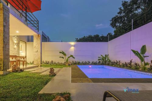 Peldbaseins, Modern Townhouse with Private Pool and BBQ Area in Los Dos Compadres