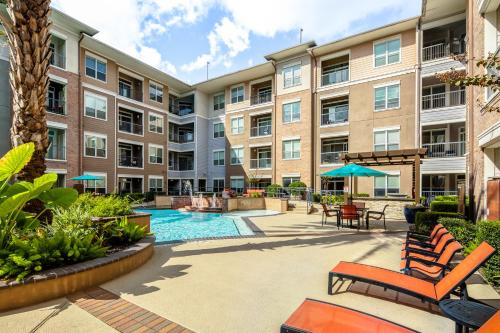 Gorgeous Furnished Apartments near Texas Medical Center & NRG Stadium - image 4