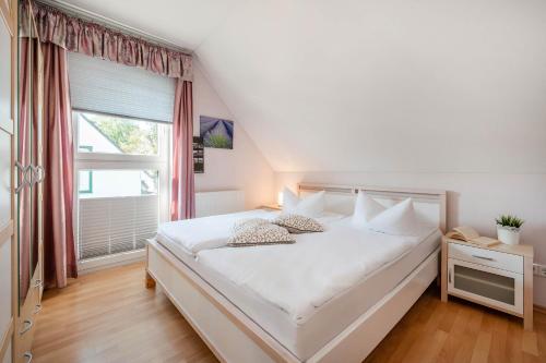 Apartment with Balcony image 10