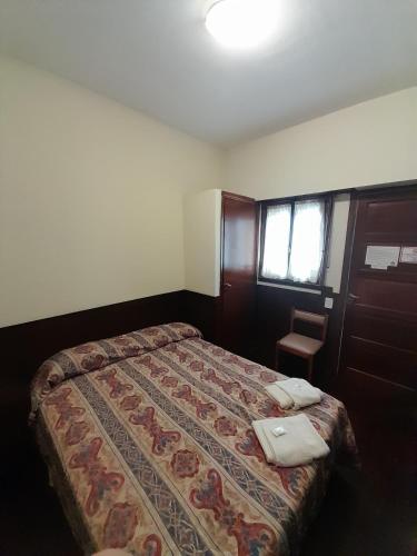 Standard Double or Twin Room image 2